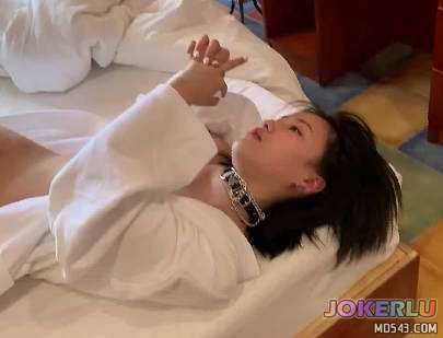  女大反差婊被渣男开房调教 苏苏