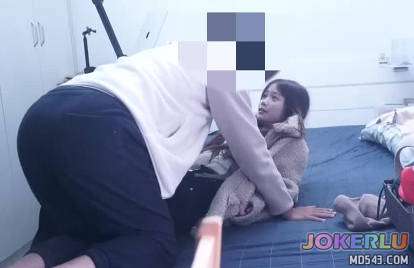  长发美乳纹身嫩妹 jklove